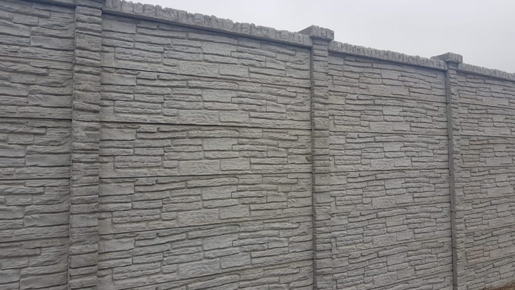Vibracrete fencing installation – CM Tech Cape Town property maintenance