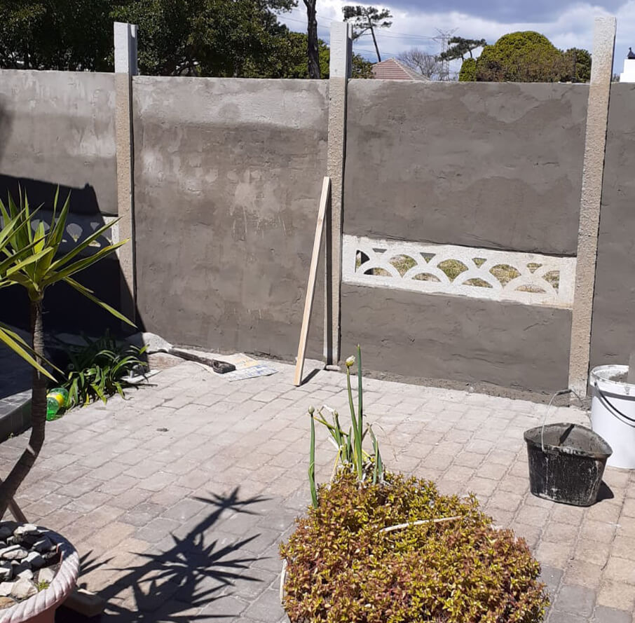 Get expert Vibracrete wall installation in Cape Town. Strong, secure, and affordable boundary walls built by professionals. Call now for a free quote.