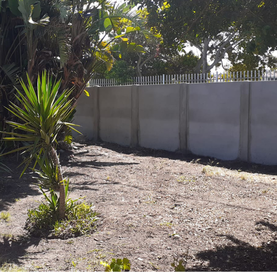 Get expert Vibracrete wall installation in Cape Town. Strong, secure, and affordable boundary walls built by professionals. Call now for a free quote.